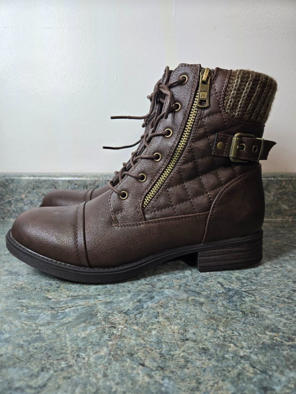 GLOBALWIN Women's Brown Ankle Booties Combat-Style Fashion Boots Size 9 Low Heel - Picture 5 of 11
